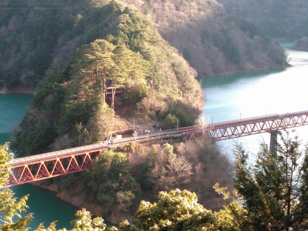 奥大井湖上駅と吊り橋