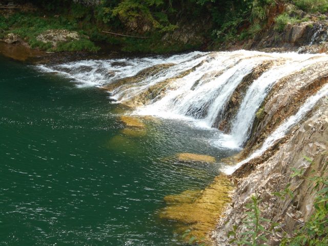 奥三河のナイアガラの滝「蔦の淵」