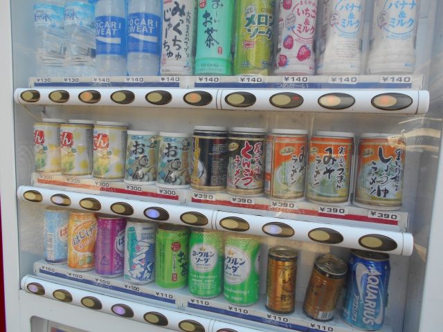 関宿のラーメンの缶詰の自販機