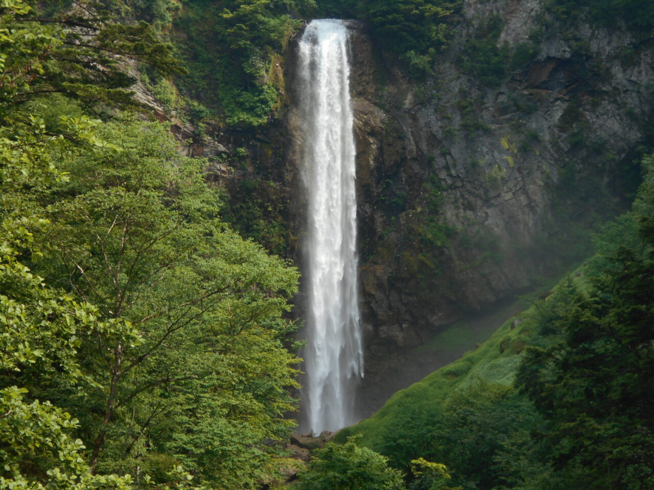飛騨三大名瀑の平湯大滝